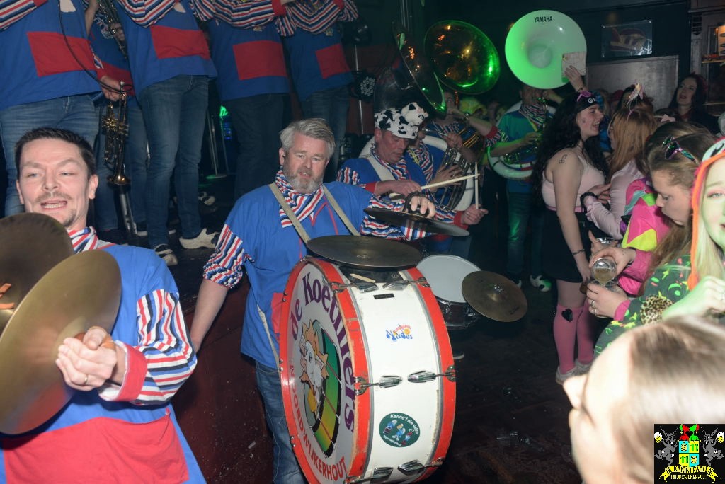../Images/Carnavals maandagavond in VdG 079.jpg